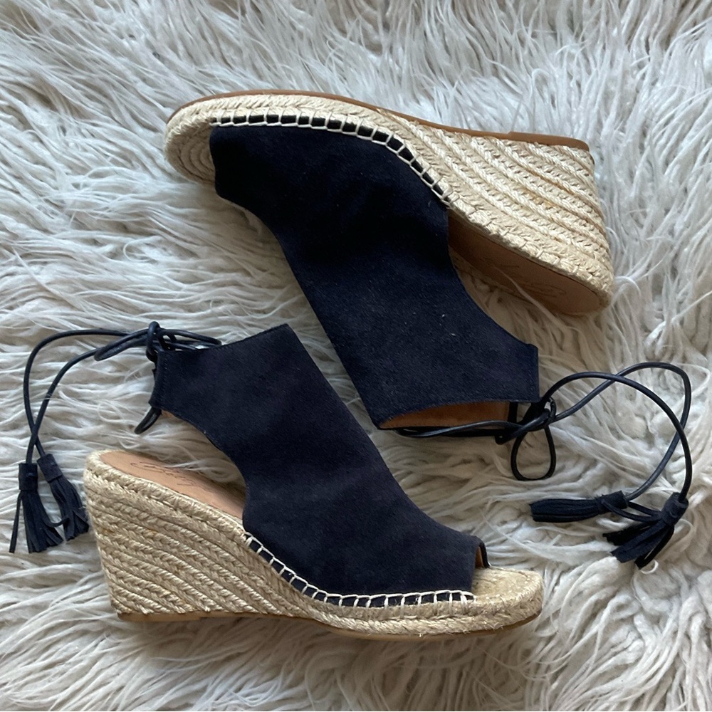 Bettye Muller Black Suede Open Toe Espadrille Ankle Wrap Wedge Sandals EUC 8.5
